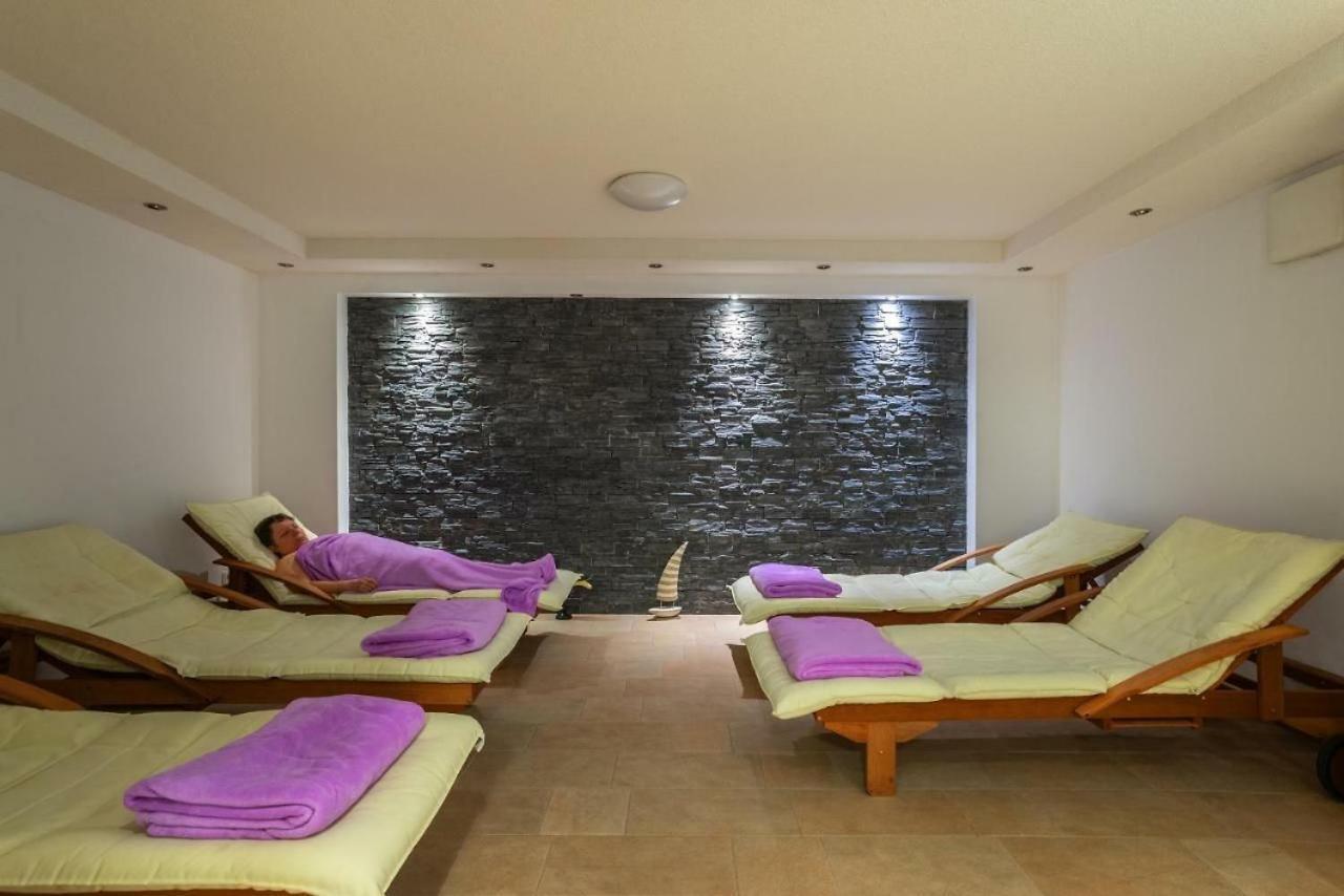 Park Hotel Konz Bagian luar foto